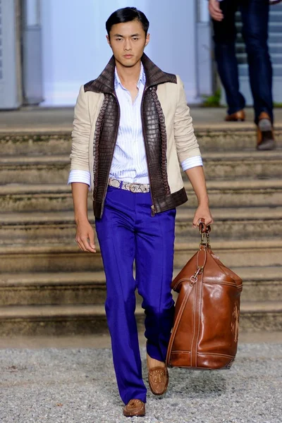 Look 8